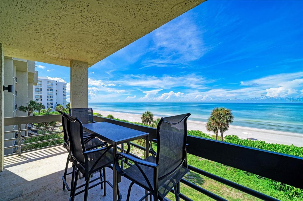 1055 Gulf Of Mexico Drive, Unit 301, Longboat Key, FL 34228 Photo