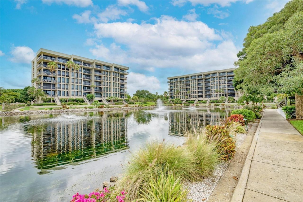 1055 Gulf Of Mexico Drive, Unit 301, Longboat Key, FL 34228 Photo