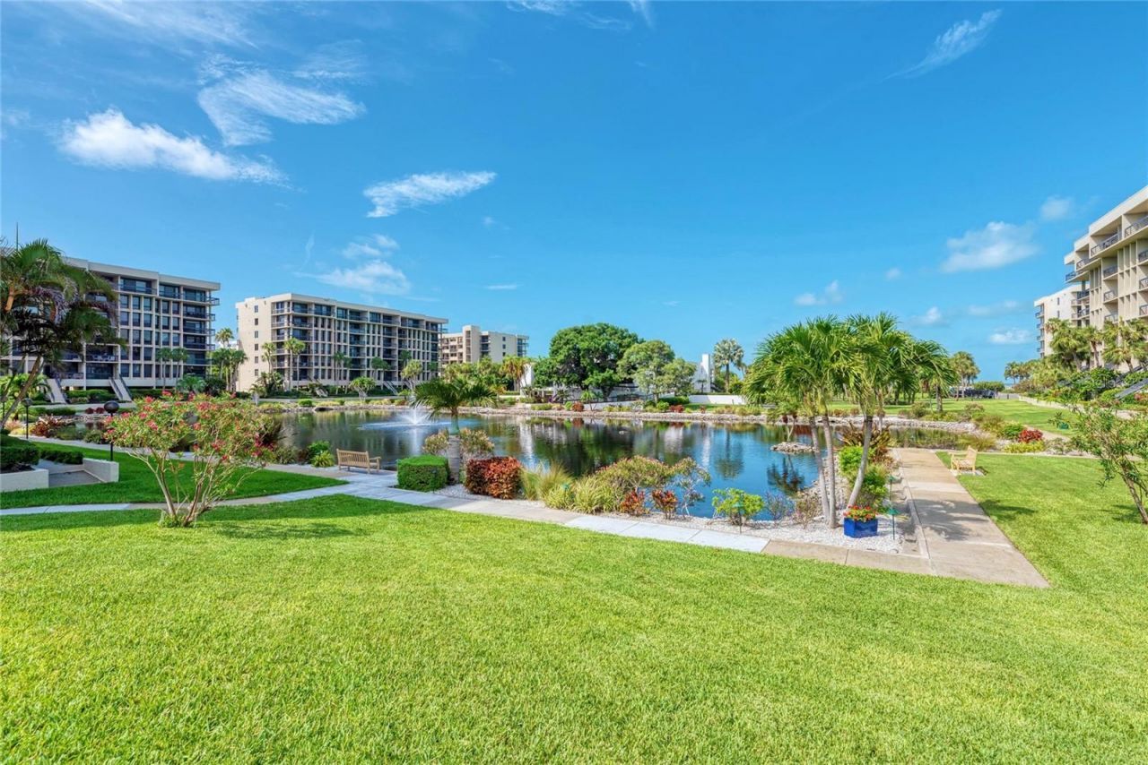 1055 Gulf Of Mexico Drive, Unit 301, Longboat Key, FL 34228 Photo