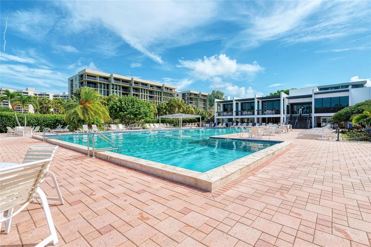 1055 Gulf Of Mexico Drive, Unit 301, Longboat Key, FL 34228 Photo