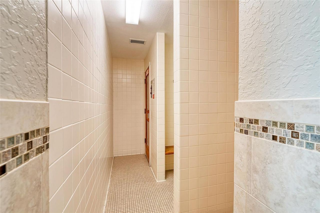 1055 Gulf Of Mexico Drive, Unit 301, Longboat Key, FL 34228 Photo