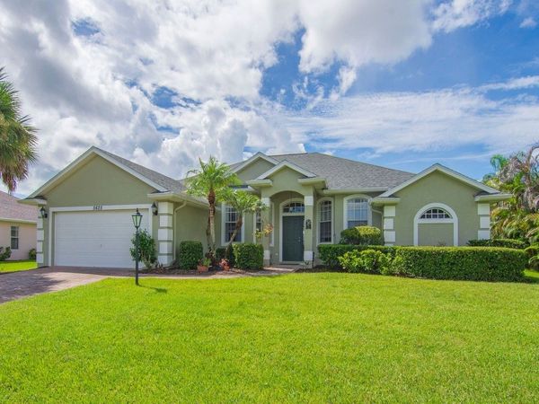 5625 Riverboat Circle SW, Vero Beach, FL 32968