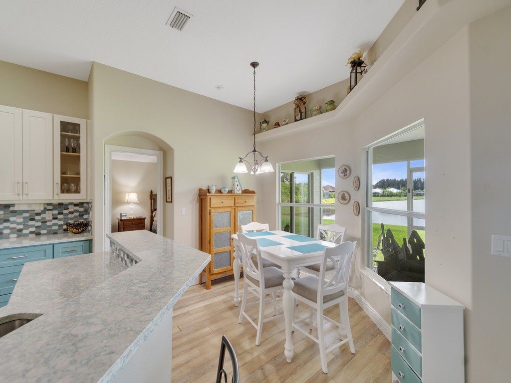 5625 Riverboat Circle Sw, Vero Beach, FL 32968 Photo