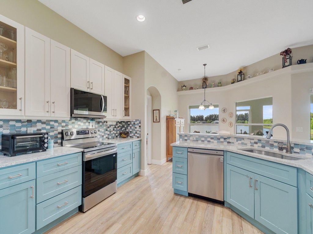5625 Riverboat Circle Sw, Vero Beach, FL 32968 Photo
