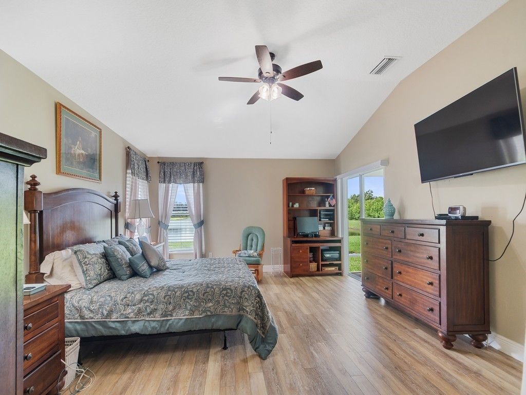 5625 Riverboat Circle Sw, Vero Beach, FL 32968 Photo