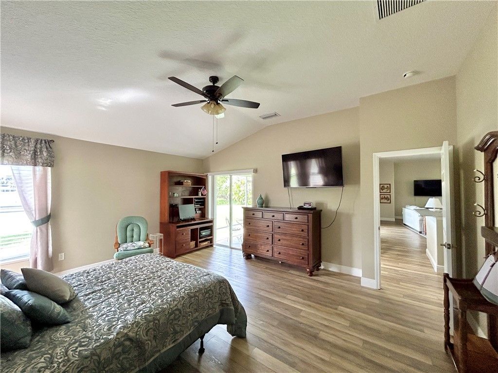 5625 Riverboat Circle Sw, Vero Beach, FL 32968 Photo