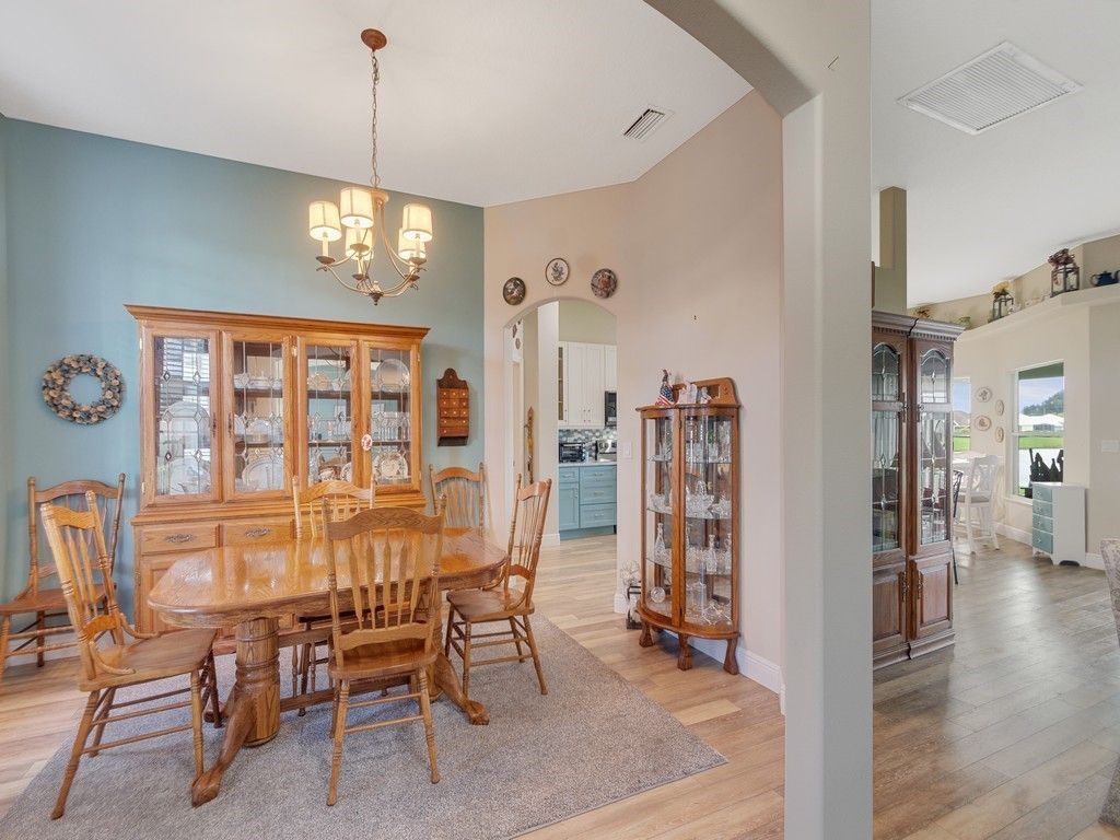 5625 Riverboat Circle Sw, Vero Beach, FL 32968 Photo