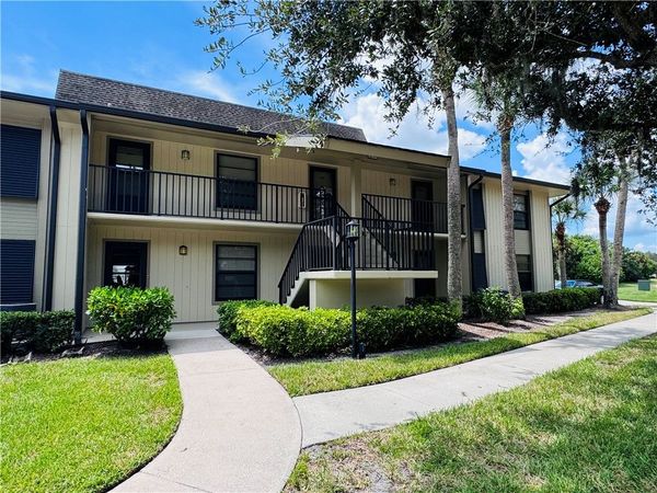 25 Plantation Drive, Unit 105, Vero Beach, FL 32966
