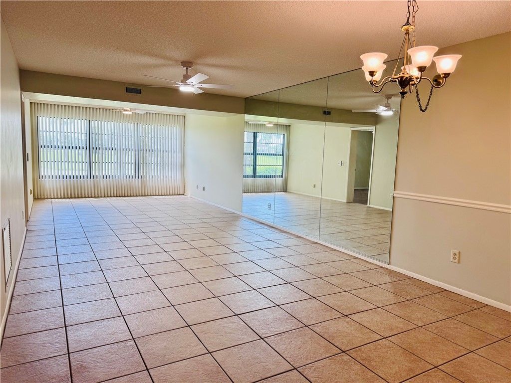 25 Plantation Drive, Unit 105, Vero Beach, FL 32966 Photo