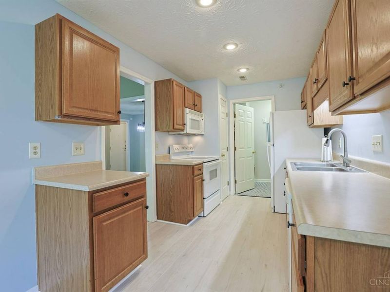 4921 N Arbor Woods Court, Unit 308, Green Township, OH 45248 Photo 10