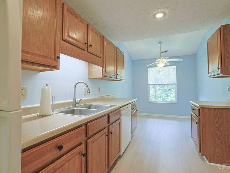 4921 N Arbor Woods Court, Unit 308, Green Township, OH 45248 Photo 11