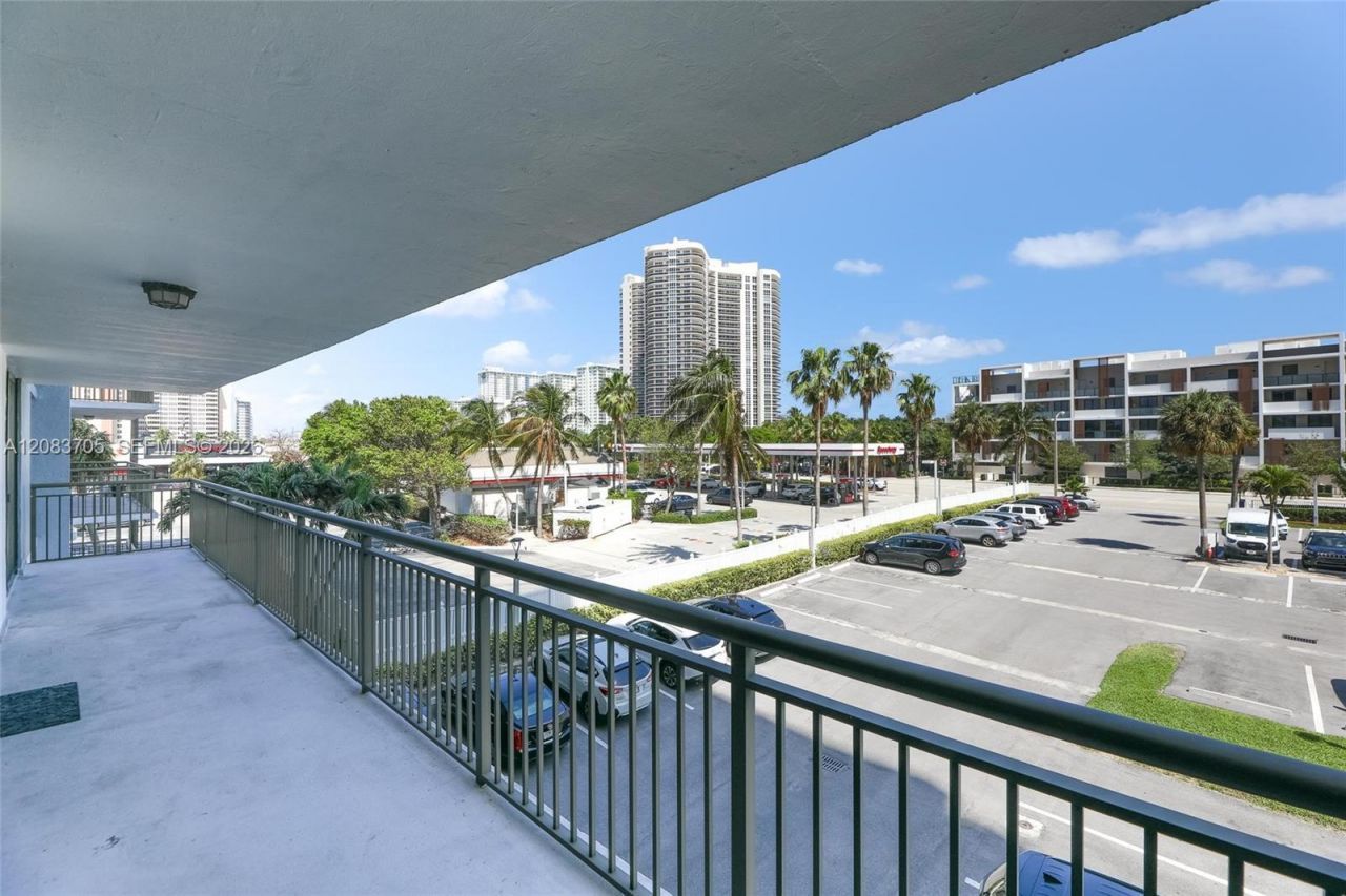 3031 N Ocean Blvd , Unit 305, Fort Lauderdale, FL 33308 Photo