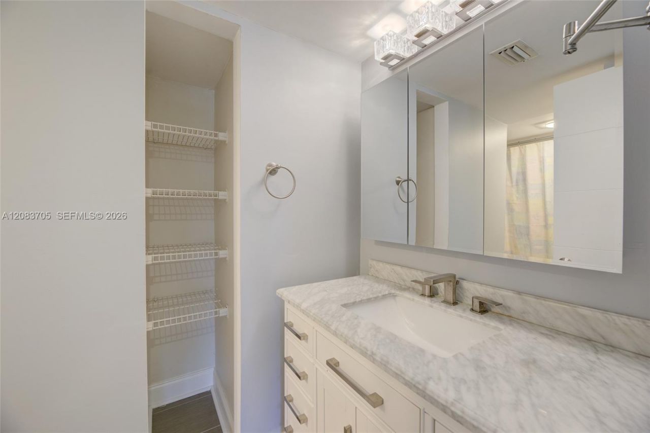 3031 N Ocean Blvd , Unit 305, Fort Lauderdale, FL 33308 Photo