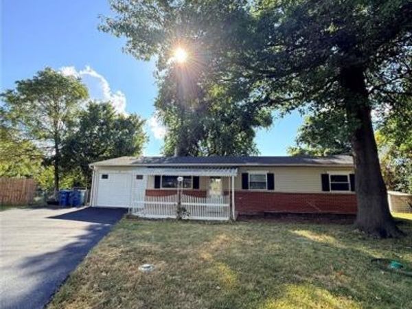 261 Joyce Court , Ballwin, MO 63021