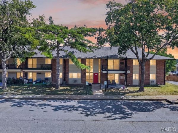 10065 N Bunker Hill Drive, Unit B, St Louis, MO 63123