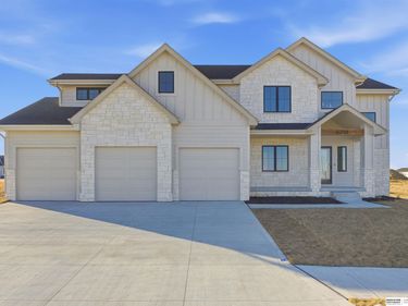 4516 N 213th Street, Elkhorn, NE 68022