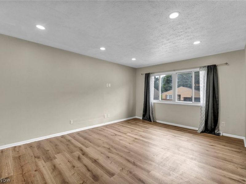 14369 Rochelle Drive, Maple Heights, OH 44137 Photo 8