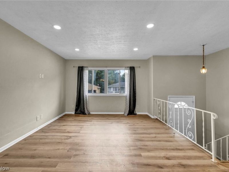 14369 Rochelle Drive, Maple Heights, OH 44137 Photo 9