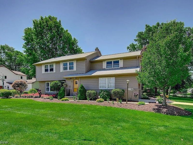 24580 Penshurst Drive, Beachwood, OH 44122 Photo 1