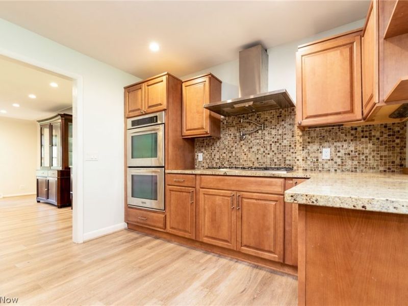 24580 Penshurst Drive, Beachwood, OH 44122 Photo 6