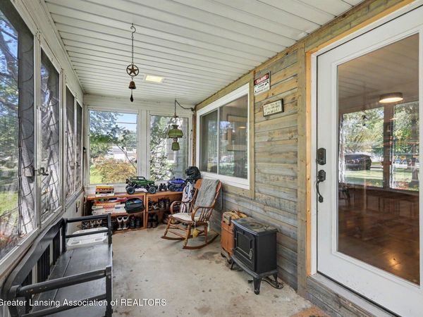 103 S Washington Street, Perry, MI 48872