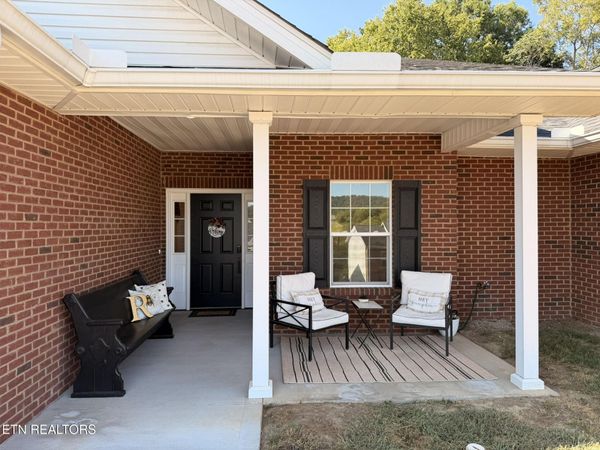 1032 Patriots Landing, Dandridge, TN 37725