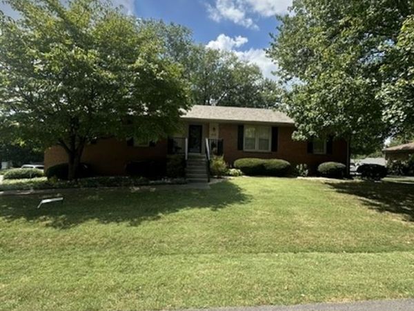 235 St Albans Drive , Bowling Green, KY 42103