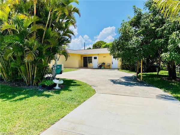 690 98th AVE N, NAPLES, FL 34108