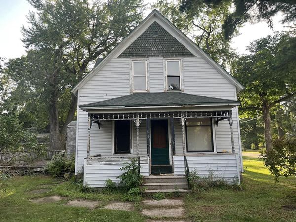 600 DIVISION STREET, Wild Rose, WI 54984