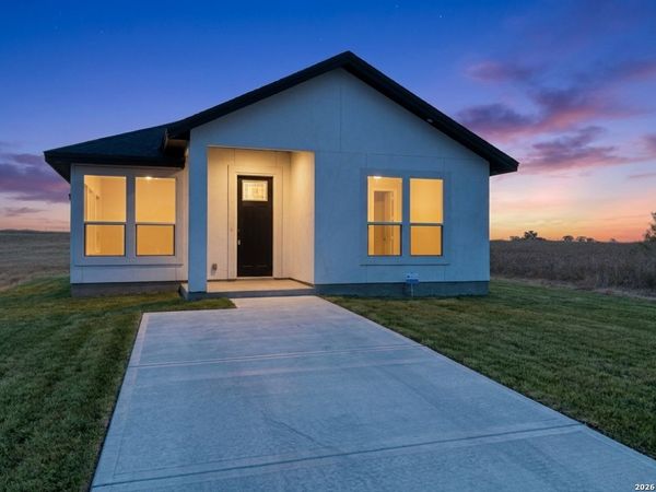 124 CAMINO VERDE CT, La Vernia, TX 78121