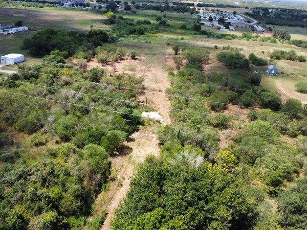 119 ALFREDO LN, Floresville, TX 78114