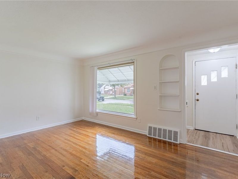 4357 Ingleside Road, Warrensville Heights, OH 44128 Photo 3