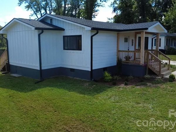 108 Maplewood Knoll Drive, Unit 14, East Flat Rock, NC 28726