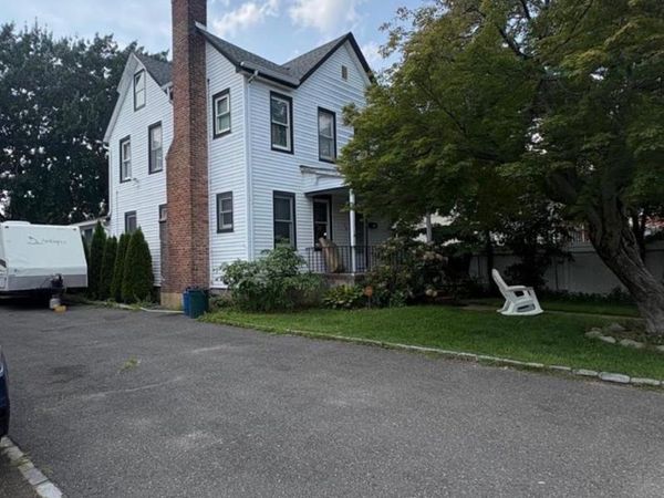 38 Jackson Avenue , Bayville, NY 11709