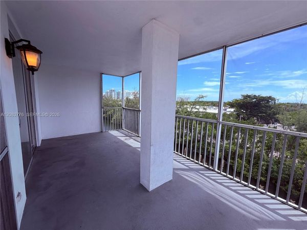 3660 NE 166th St , Unit 615, North Miami Beach, FL 33160