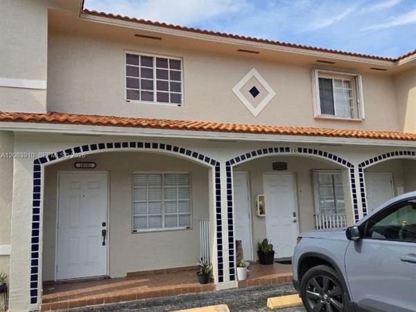 10101 W Okeechobee Rd , Unit 10-202, Hialeah Gardens, FL 33016
