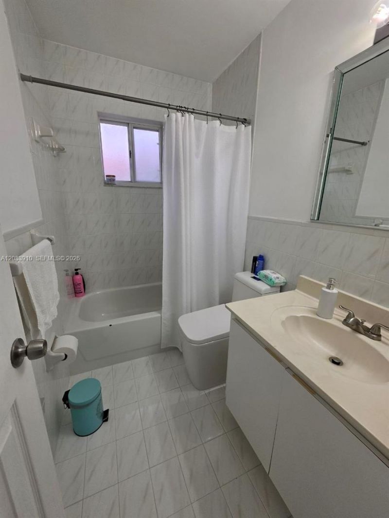 10101 W Okeechobee Rd, Unit 10-202, Hialeah Gardens, FL 33016 Photo