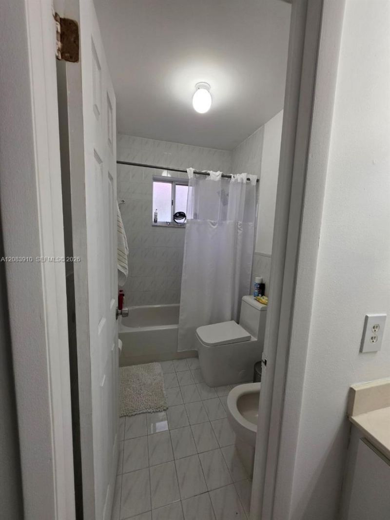 10101 W Okeechobee Rd, Unit 10-202, Hialeah Gardens, FL 33016 Photo