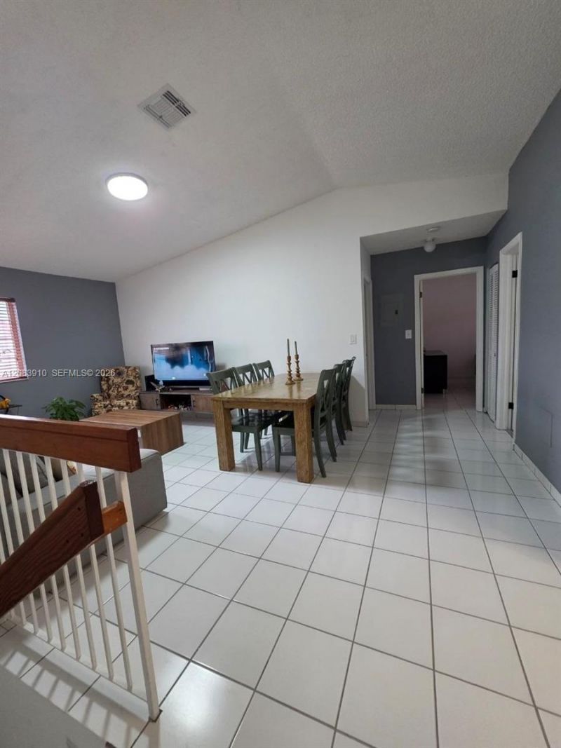 10101 W Okeechobee Rd, Unit 10-202, Hialeah Gardens, FL 33016 Photo