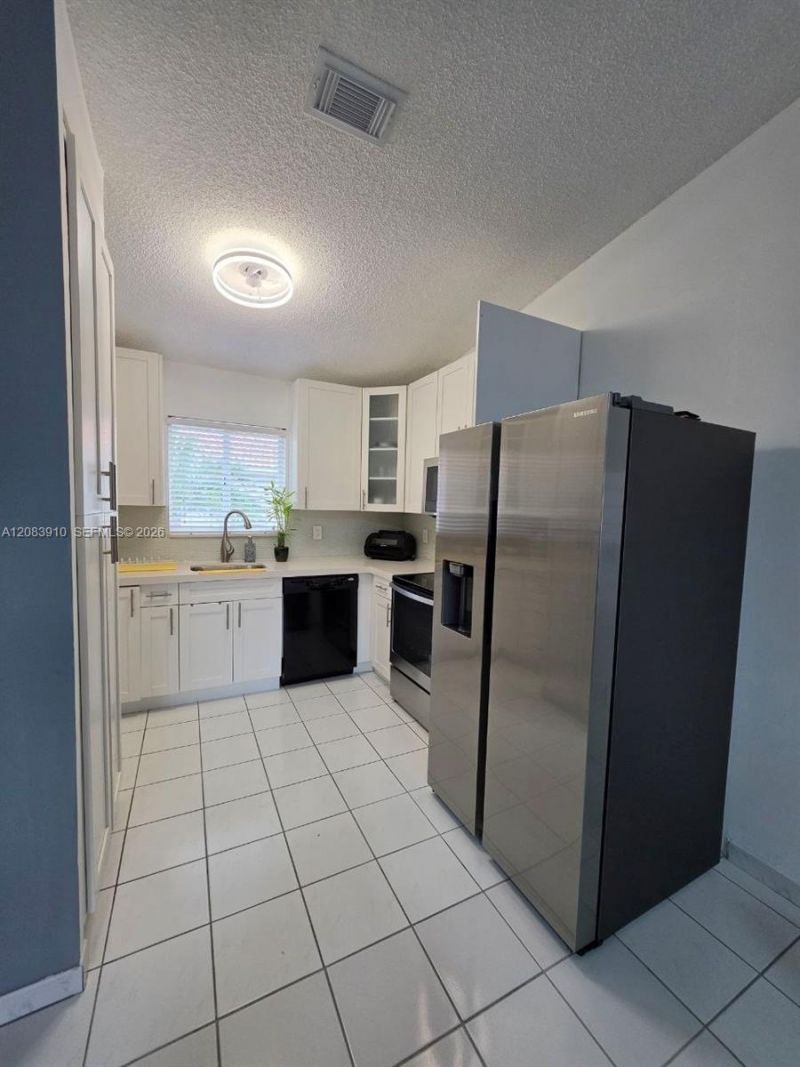 10101 W Okeechobee Rd, Unit 10-202, Hialeah Gardens, FL 33016 Photo