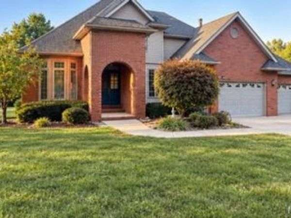 3206 Nottoway Avenue, Godfrey, IL 62035