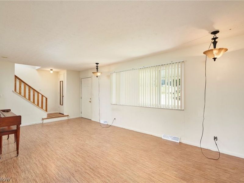 421 Malacca Street, Akron, OH 44305 Photo 3