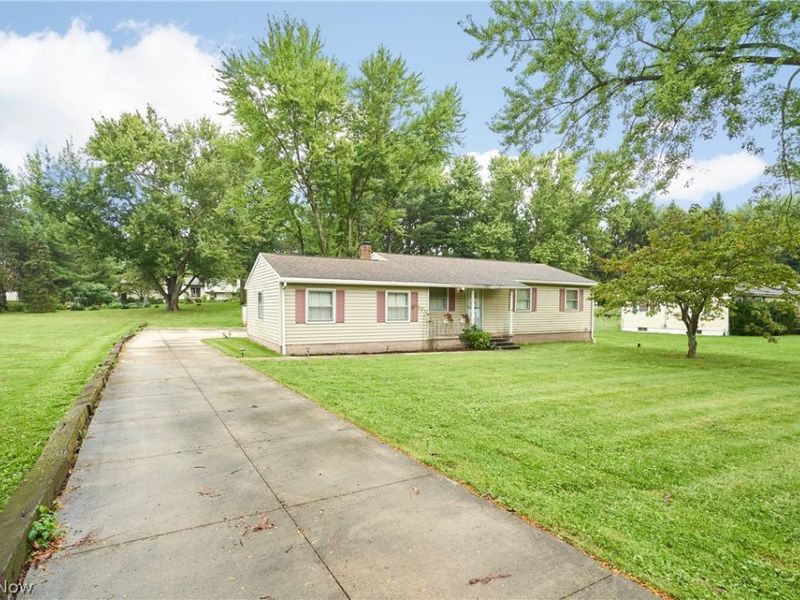 2375 Killian Road, Akron, OH 44312 Photo 2