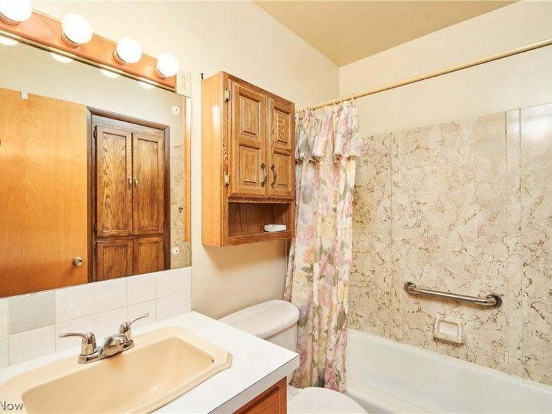 2375 Killian Road, Akron, OH 44312 Photo 9