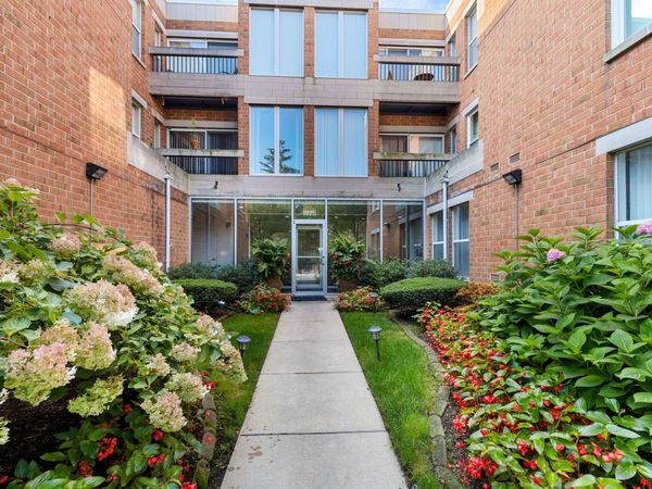 1925 Lake Avenue, Unit 316, Wilmette, IL 60091
