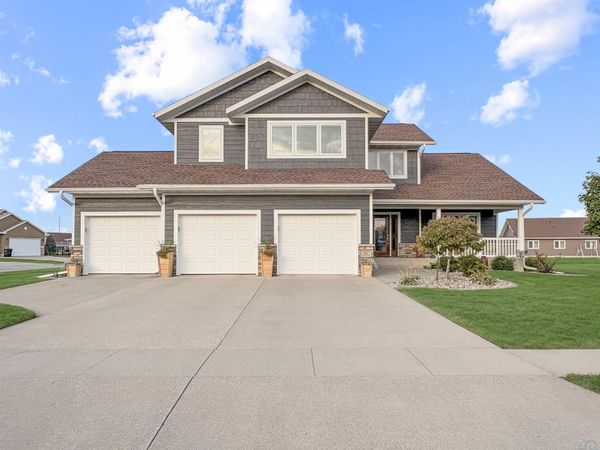 502 Horseshoe Bend, Sergeant Bluff, IA 51054