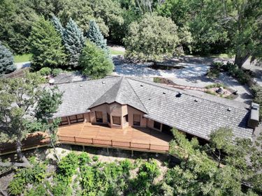 30238 NIXON Drive, HONEY CREEK, IA 51542