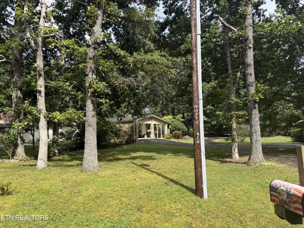 18 Lake Forest Lane, Crossville, TN 38558