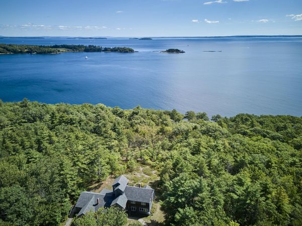 15 Wildwood Lane, Rockport, ME 04856