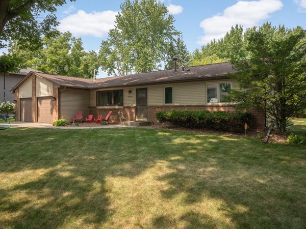 2264 Heritage Lane, New Brighton, MN 55112